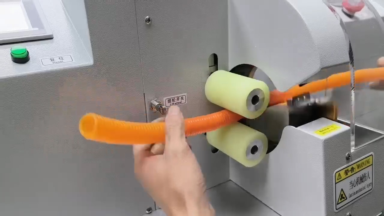intelligent-soft-open-corrugated-pipe-wrapping-without-deformation-machine